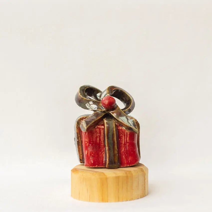 Rood cadeutje steker