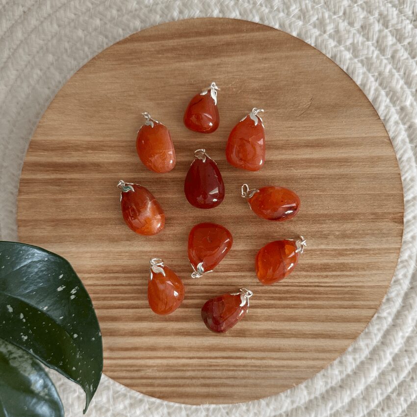 baby-natura-carneool-edelsteen-hanger